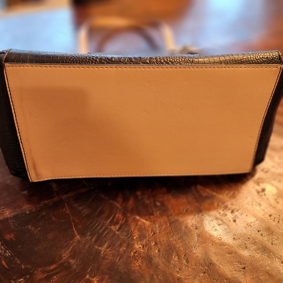 Kate Landry Elegant Black Crocodile Tote Bag Tan Handles End Pockets - Picture 5 of 16